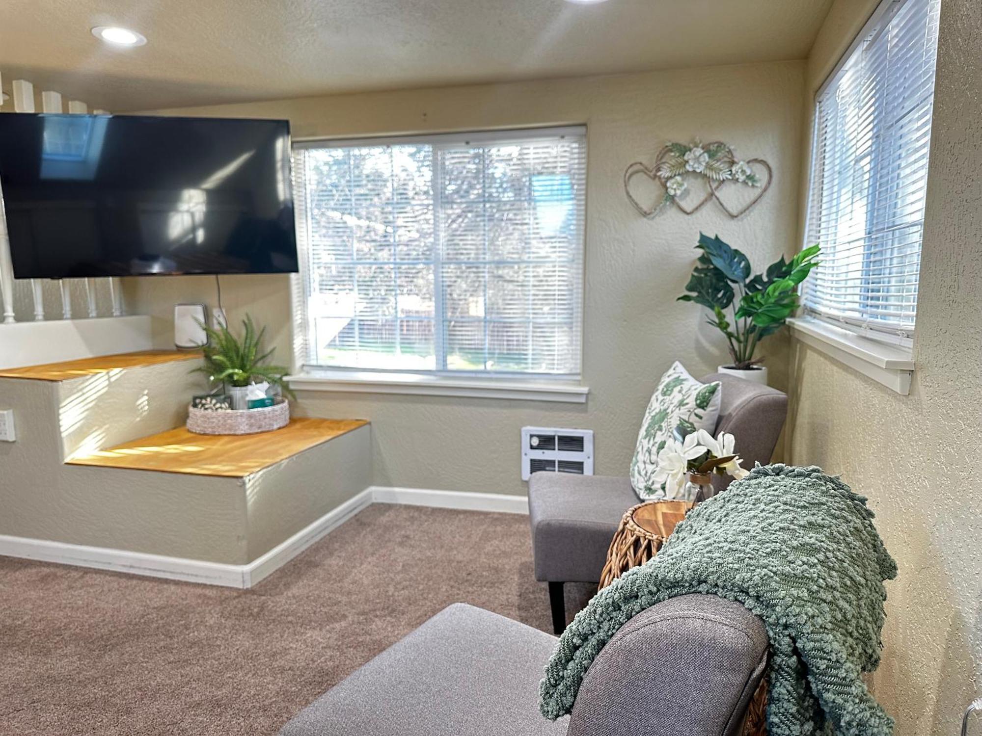 Near Downtown- Kitchen-Washerdryer-Parking Medford Ngoại thất bức ảnh