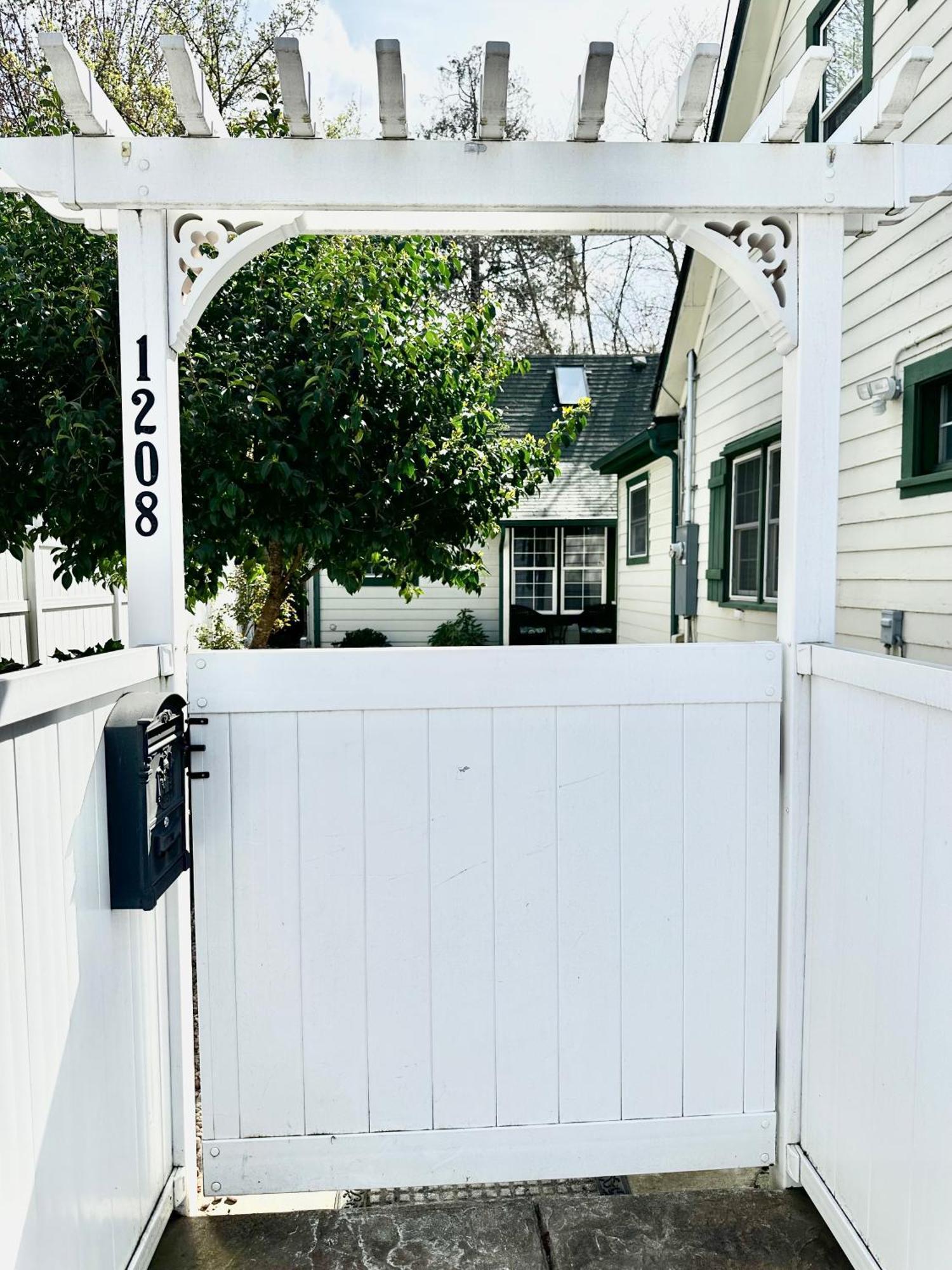 Near Downtown- Kitchen-Washerdryer-Parking Medford Ngoại thất bức ảnh