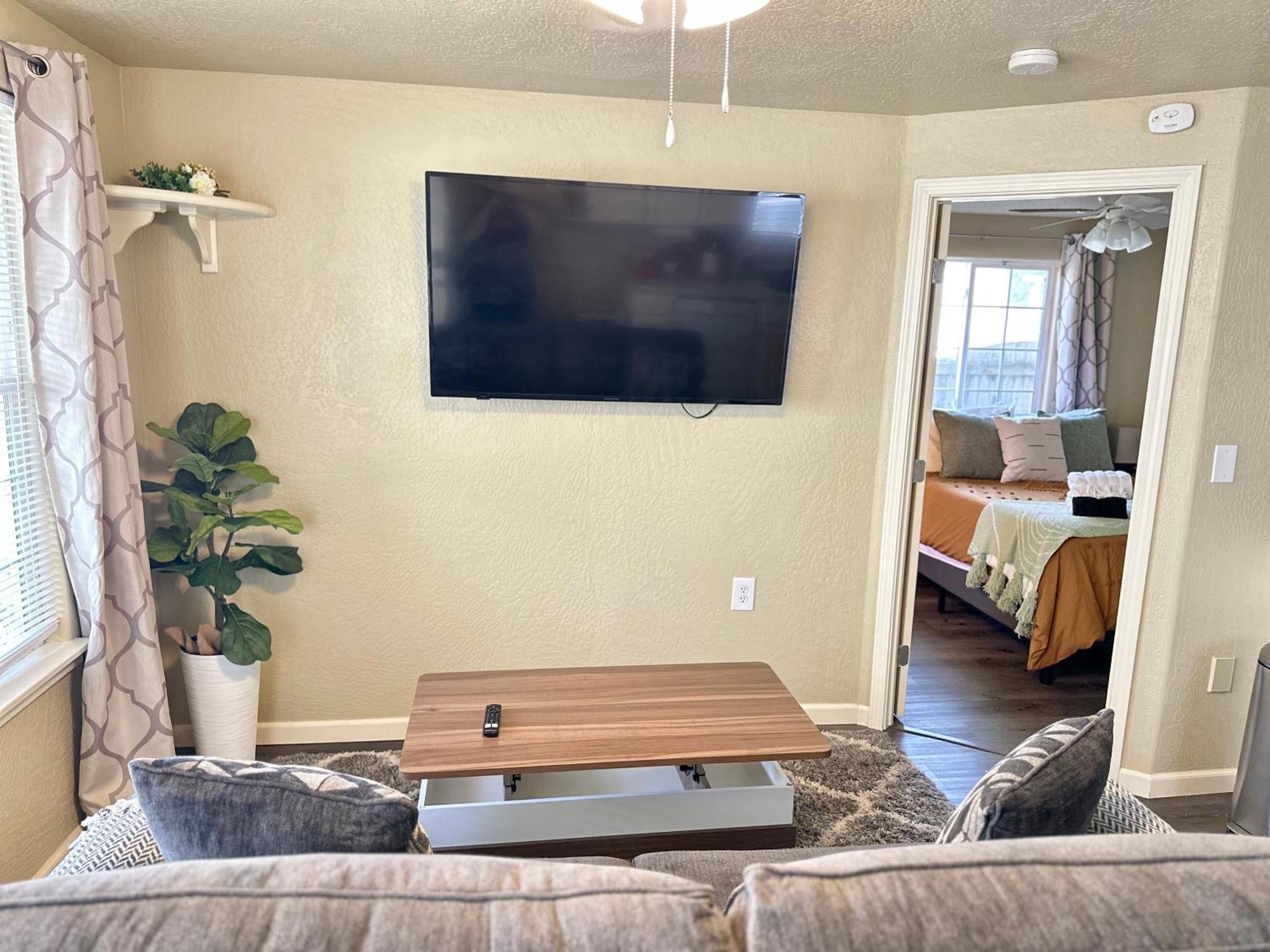 Near Downtown- Kitchen-Washerdryer-Parking Medford Ngoại thất bức ảnh
