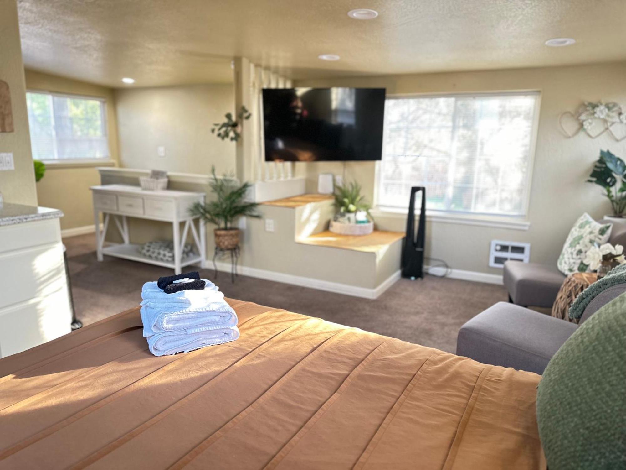 Near Downtown- Kitchen-Washerdryer-Parking Medford Ngoại thất bức ảnh