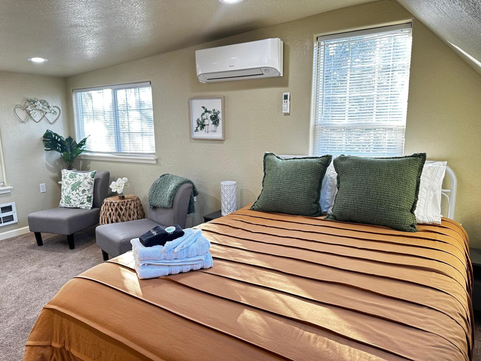 Near Downtown- Kitchen-Washerdryer-Parking Medford Ngoại thất bức ảnh