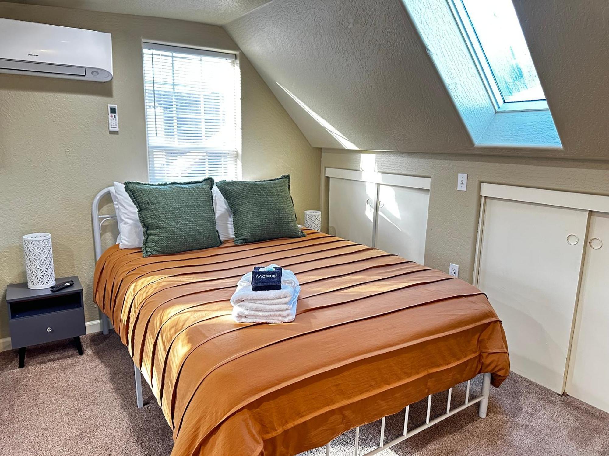 Near Downtown- Kitchen-Washerdryer-Parking Medford Ngoại thất bức ảnh